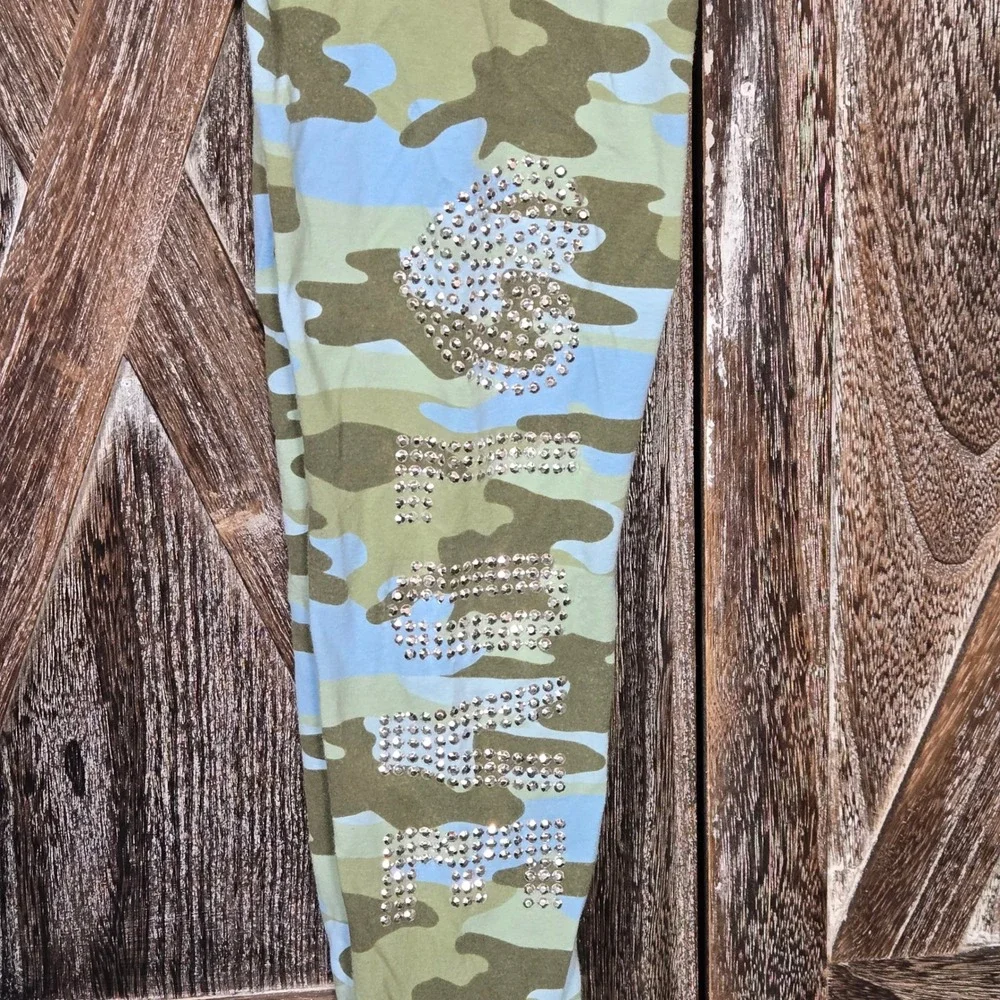 Justice Girls Camouflage Leggings Size‎ 8 Rhinestone LOVE Detail Green Blue
